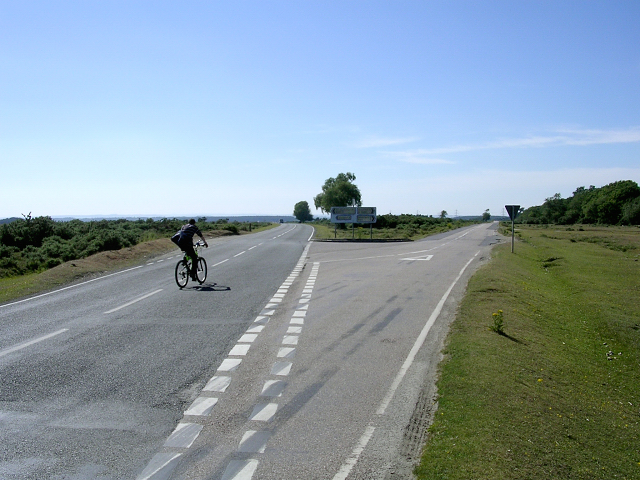 File:Junction of the B3078 and B3080 at the Bramshaw Telegraph, New Forest - Geograph - 27296.jpg