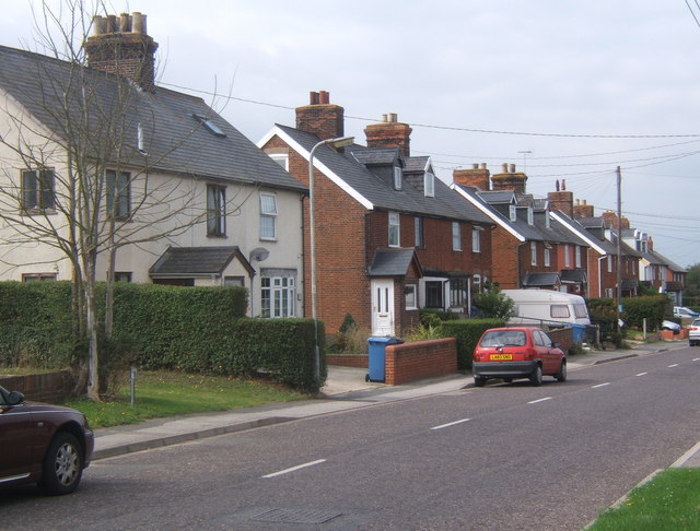 File:Last row of houses leaving Shotley Gate on the B1456 - Geograph - 941549.jpg