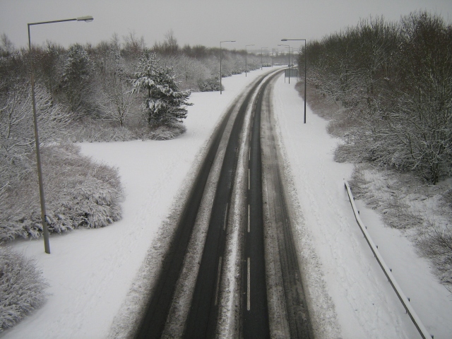 File:The bend after snowfall (C) Malcolm Campbell - Geograph - 1151463.jpg