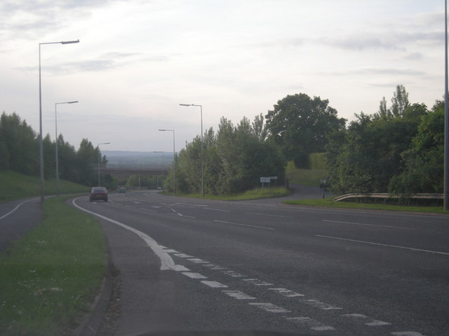 File:Nearly dusk on the A4640 - Geograph - 832438.jpg