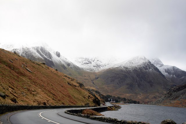 File:View from the A5 at Llyn Ogwen - Geograph - 1133969.jpg