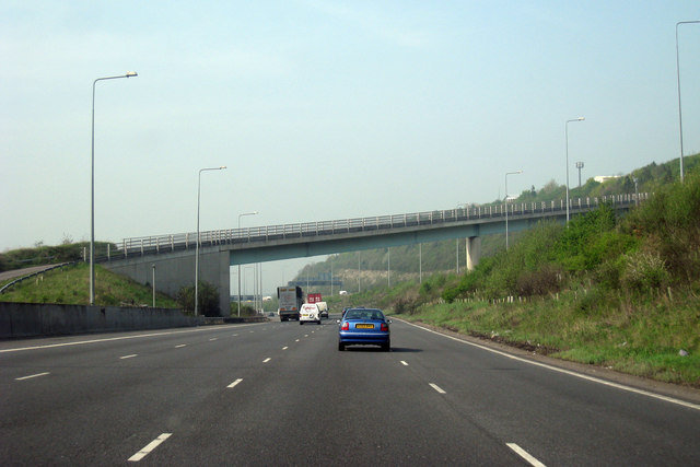 File:Bridge over M2 - Geograph - 1253026.jpg