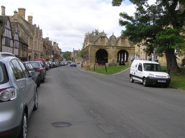 File:High Street, Chipping Campden - Geograph - 1468502.jpg