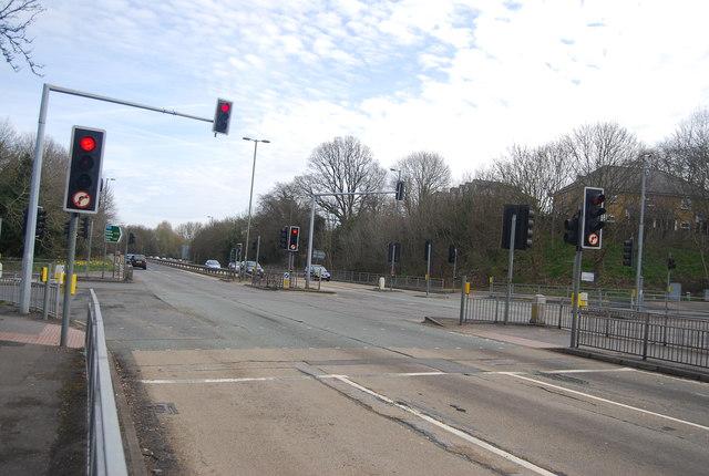 File:Traffic lights, Farnham bypass - Geograph - 3614809.jpg