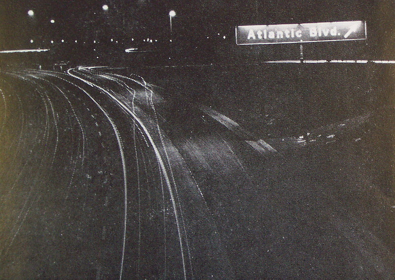 File:California-early-overhead-guide-sign-at-night-with-illumination.jpg