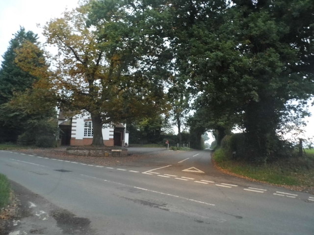 File:Crossroads on Rickmansworth Road, Horn Hill - Geograph - 4691851.jpg