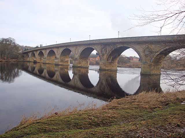 File:Hexham Bridge - Geograph - 1693662.jpg
