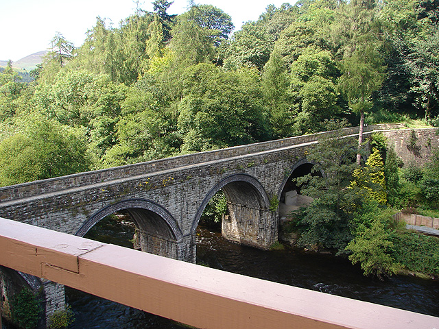 File:River Dee road bridge at Berwyn - Geograph - 859669.jpg