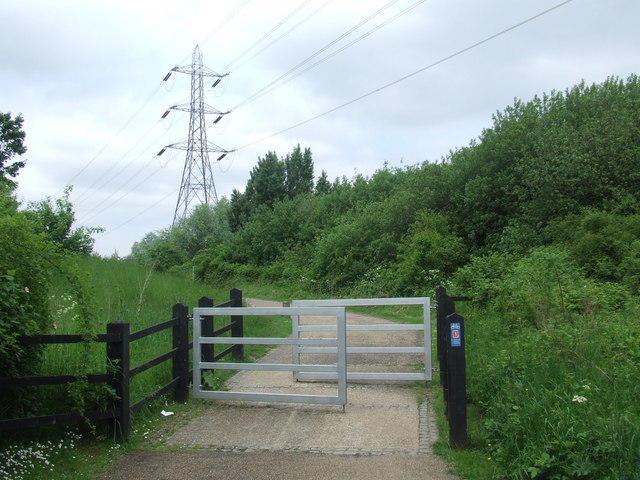 File:Cycle path near Walthamstow (C) Malc McDonald - Geograph - 3500551.jpg