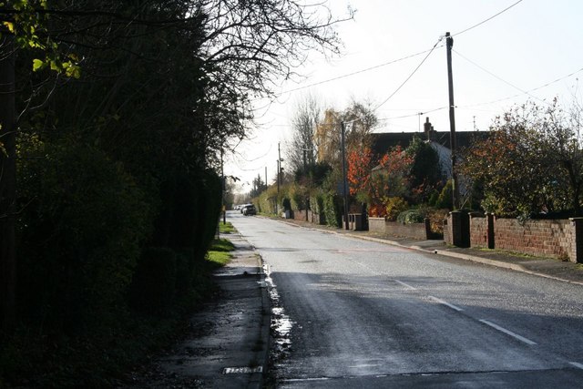 File:Road through Appleford - Geograph - 1596689.jpg