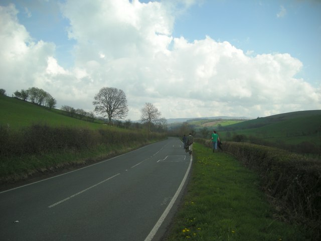File:The A482 between Lampeter and Pont Creuddyn.jpg