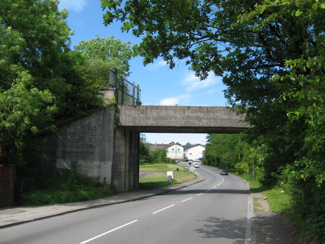 File:Former railway bridge in Tynant - Geograph - 2441968.jpg