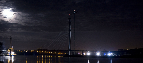 File:New cable stayed bridge in waterford at night - Coppermine - 21671.jpg