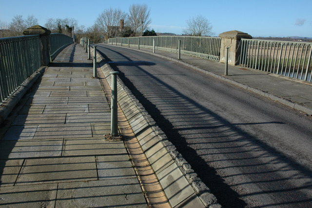 File:On Mythe Bridge, Tewkesbury - Geograph - 1125658.jpg