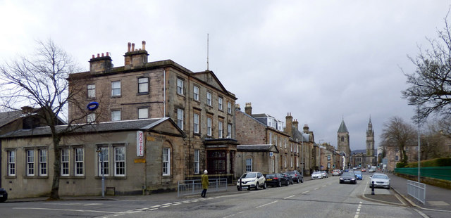 File:C80 (Inverclyde) The Tontine Hotel - Geograph - 5792153.jpg