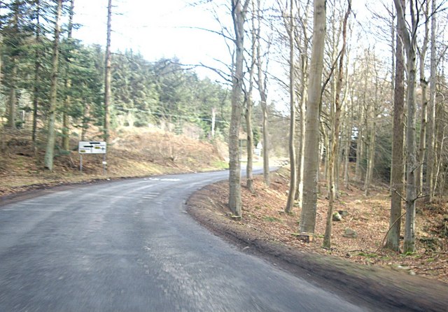 File:Approach to A96 junction at Tyrebagger - Geograph - 1191752.jpg