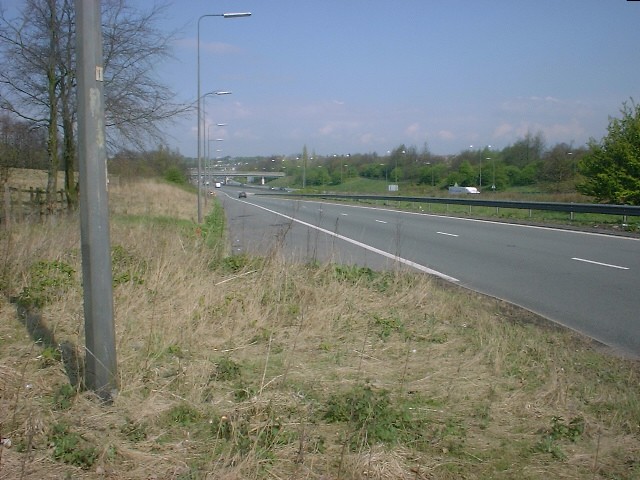 File:Down the slip-road to M6 northbound - Coppermine - 1069.jpg