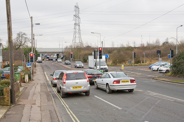 File:Traffic lights on Leigh Road, Eastleigh - Geograph - 1137728.jpg