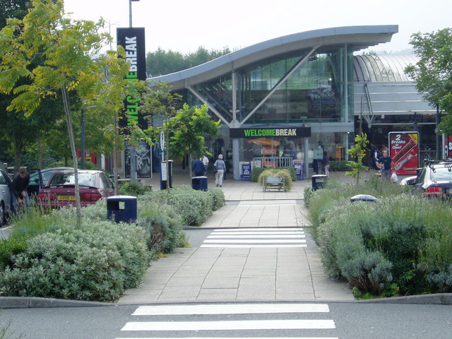 File:Welcome Break motorway services, Oxford - M40 - Junction 8A - Geograph - 976213.jpg