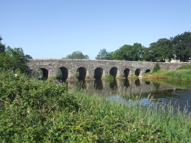 File:Bective Bridge - Geograph - 1933215.jpg