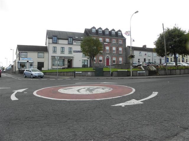 File:Mini roundabout, Castledawson - Geograph - 2613765.jpg