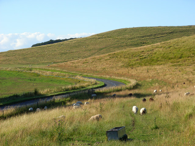 File:The B4000 and downland between Ashbury and Lambourn - Geograph - 918572.jpg