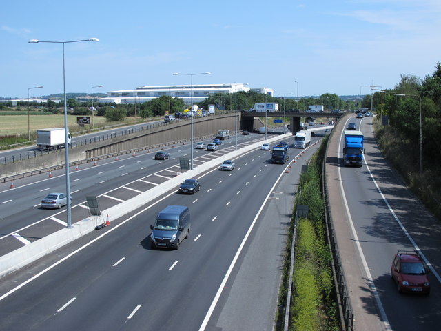 File:The M25 west of Junction 25 (the A10) - Geograph - 4209804.jpg