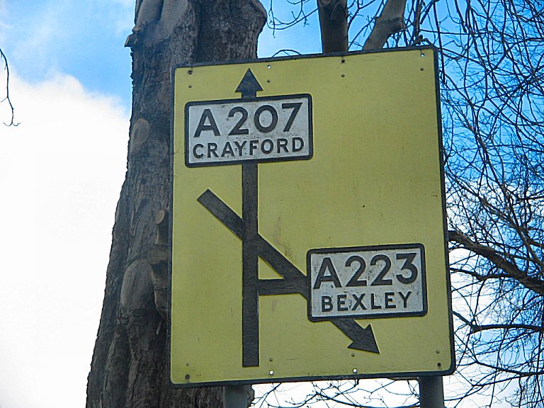 File:A207 Crayford Sign - Coppermine - 933.jpg