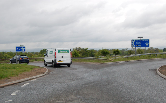 File:M5 southbound sliproad, Junction 12 - Geograph - 1284992.jpg