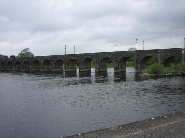 File:The Bridge, Shannonbridge - Geograph - 167121.jpg
