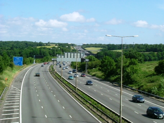 File:M25 motorway - Geograph - 959065.jpg