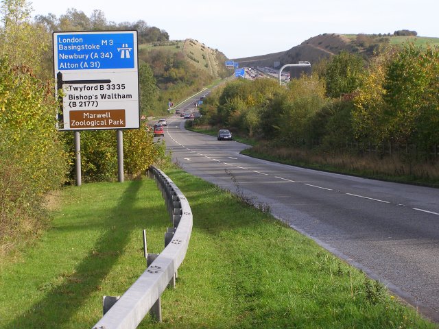 File:Hockley Link A3090 and the Twyford Down M3 cutting - Geograph - 270606.jpg