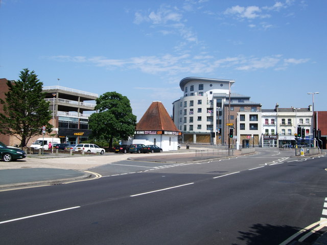 File:Road junction near Worthing Station - Geograph - 1913322.jpg