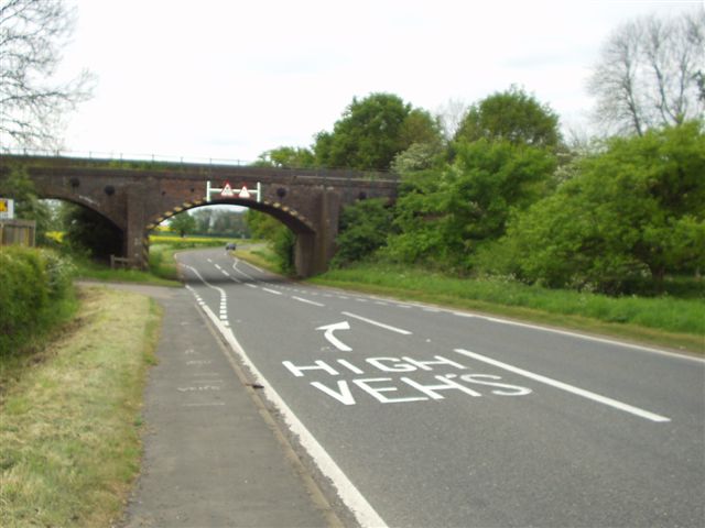 File:A423 Marton Disused Railway Bridge - Coppermine - 11634.jpg