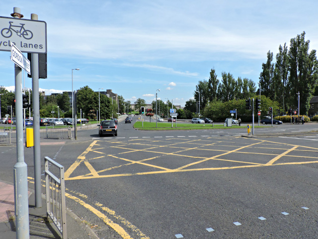 File:A761-A726 junction at Lonend - Geograph - 4625885.jpg