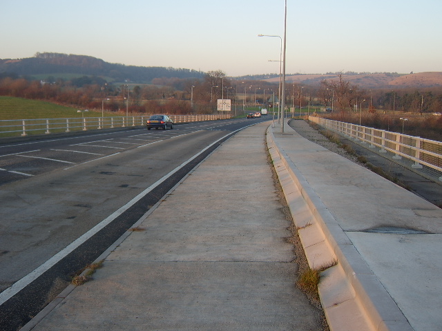 File:The (Former) B2065's "Lost Carriageway" - 2 - Coppermine - 4362.JPG