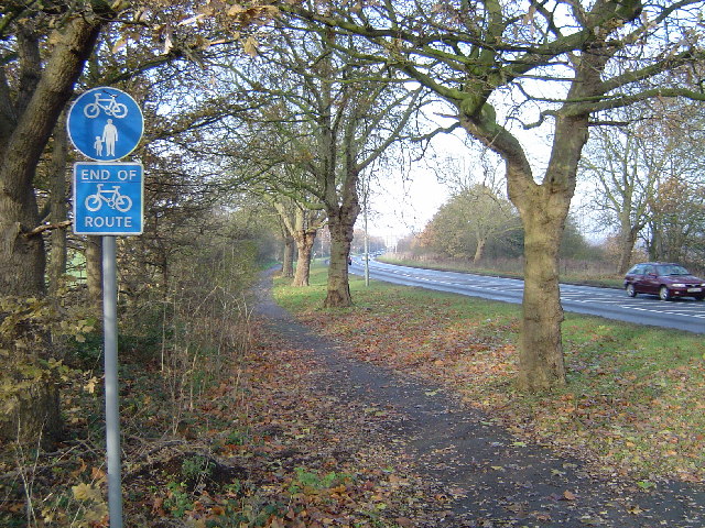 File:Elstree- A41 Tylers Way (North Western Avenue) - Geograph - 89367.jpg