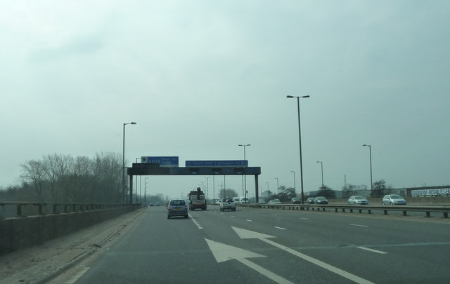 File:M5 approaching Junction 2 - Geograph - 3405153.jpg