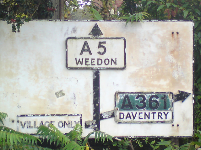 File:Pre-Worboys Sign on B4038 in Kilsby Close Up - Coppermine - 23313.jpg