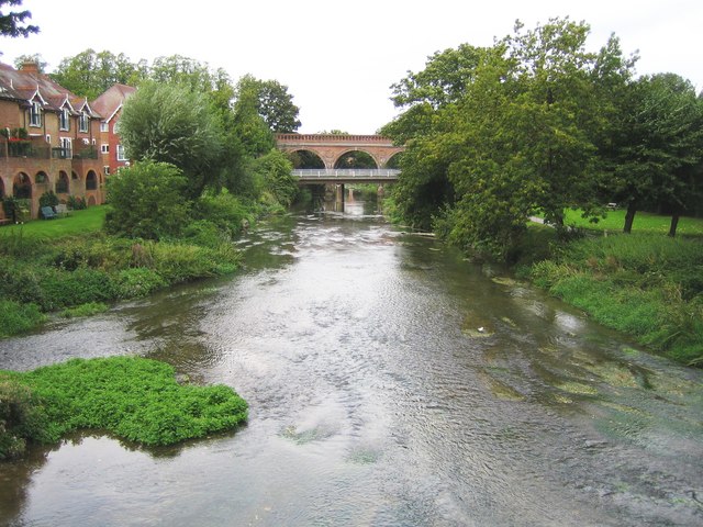 File:River Mole in Leatherhead - Geograph - 806182.jpg