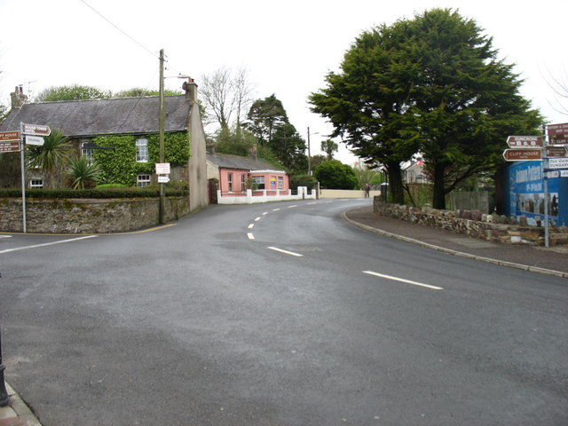 File:The top end of Ardmore village - Geograph - 4949816.jpg