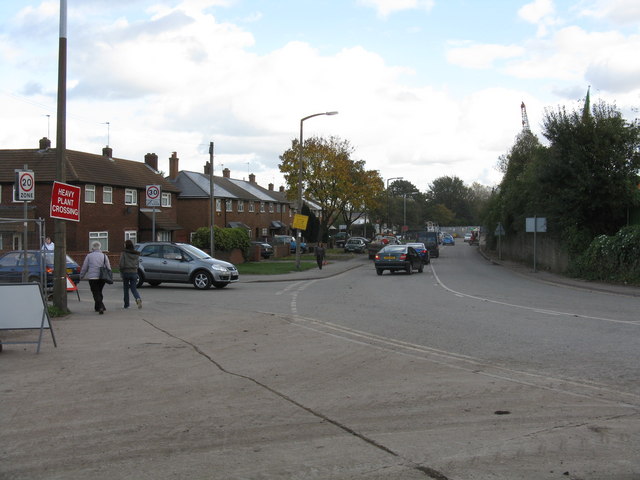 File:B4517 at Tipton station - Geograph - 1017780.jpg