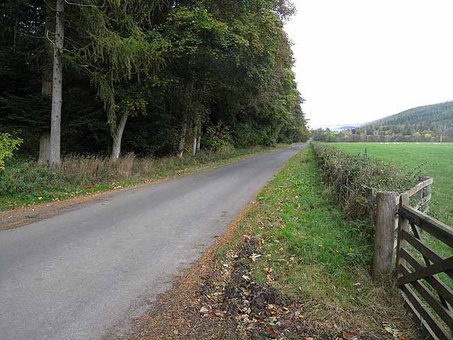 File:B7039 near Bowhill - Geograph - 1531186.jpg