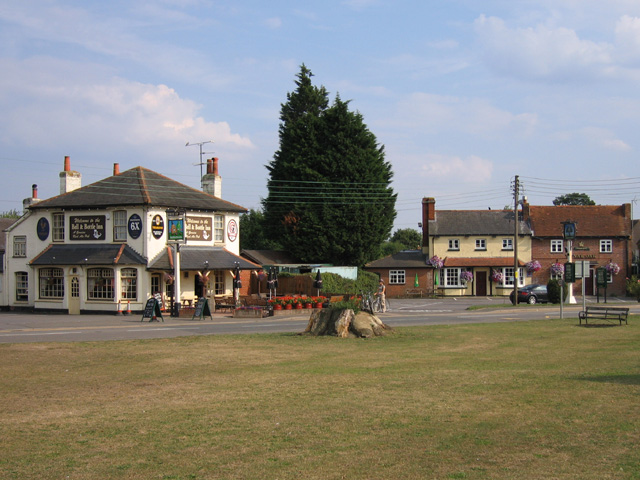 File:Two pubs at Shinfield - Geograph - 39408.jpg