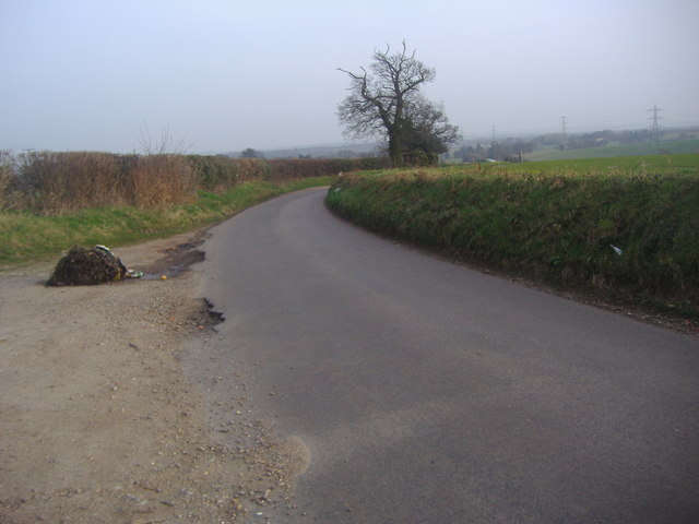 File:Blunts Lane, Potterscrouch - Geograph - 2311307.jpg