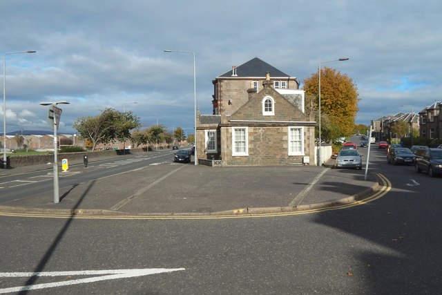 File:C80 (Inverclyde) The Old Toll House - Geograph - 5188600.jpg