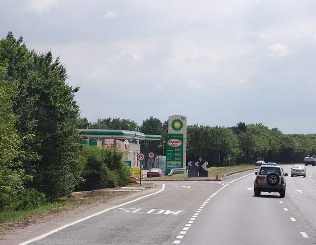 File:Service area by the A14 - Geograph - 1960717.jpg