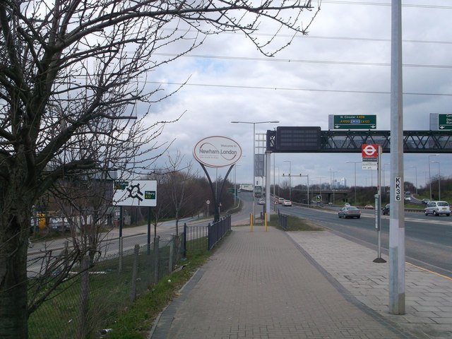 File:Entering Newham (C) David Anstiss - Geograph - 3392705.jpg