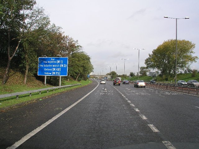 File:North Bound M4 Heathrow Spur - Geograph - 71848.jpg