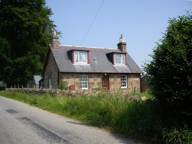 File:Gateside cottage - Geograph - 1384459.jpg